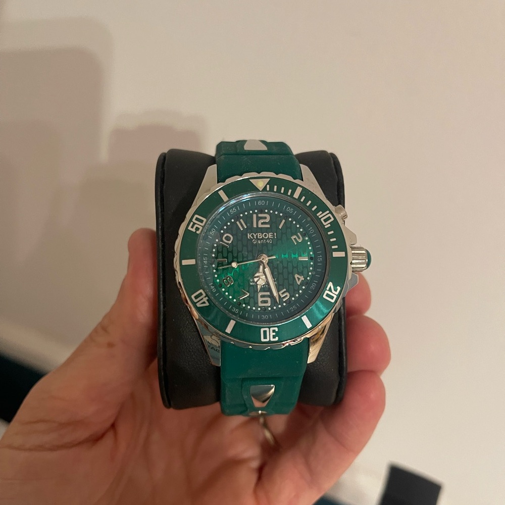 Green and Silver Sporty Watch with Rotating Bezel